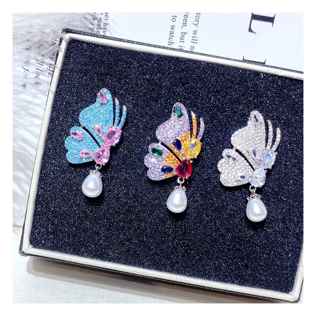 7041-158 Butterfly Earring