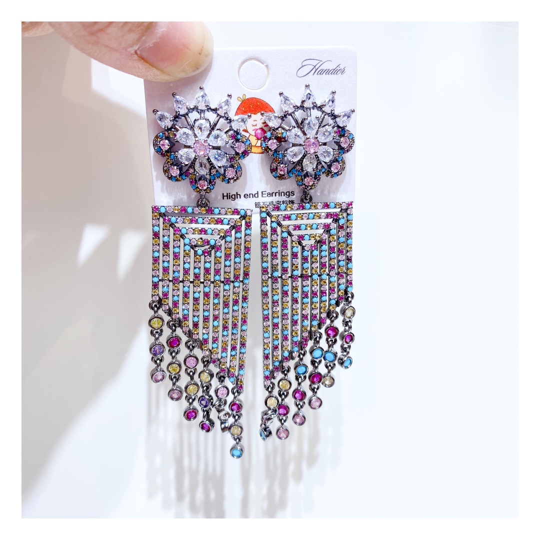 9018-255 Flower Tassal Earring